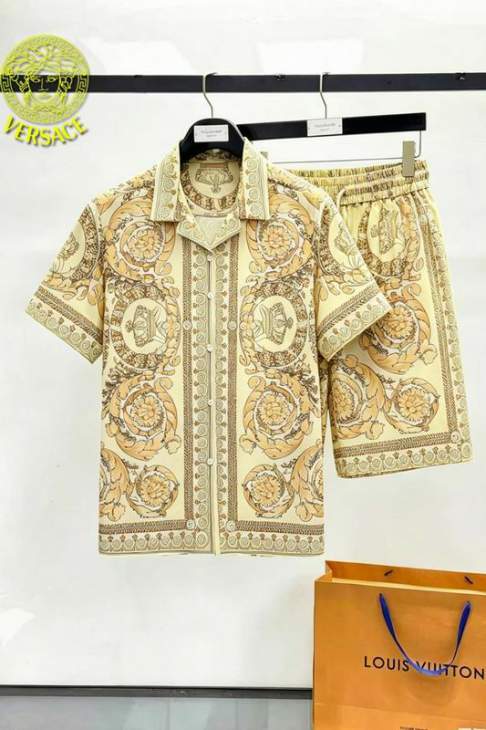 Picture of Versace Shirt Pant Suits _SKUVersaceM-3XL12yh44424778